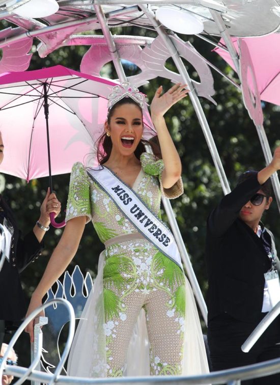 LOOK: Here’s What Catriona Gray Wore For Her Homecoming Parade