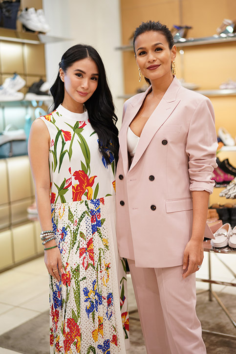 MEGA | This Is The New Favorite Bag Of Heart Evangelista And Iza Calzado