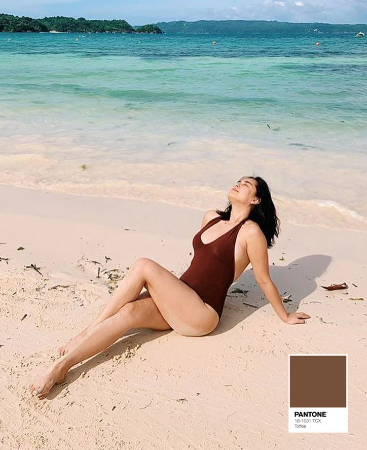 MEGA | Pantone Summer Colors That Are Live And Alive In Celebrity Beach Snaps | Pantone Toffee | Yen Santos