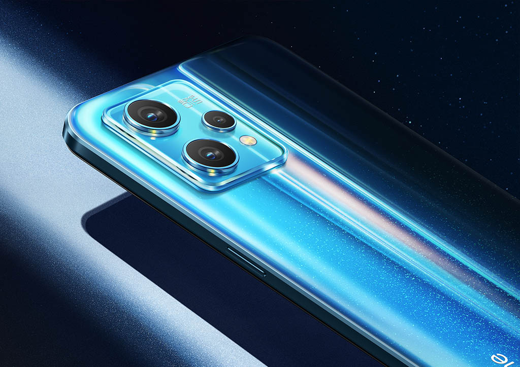 realme 9 Pro and Pro+ with Light Shift Design in the Sunrise Blue colorway