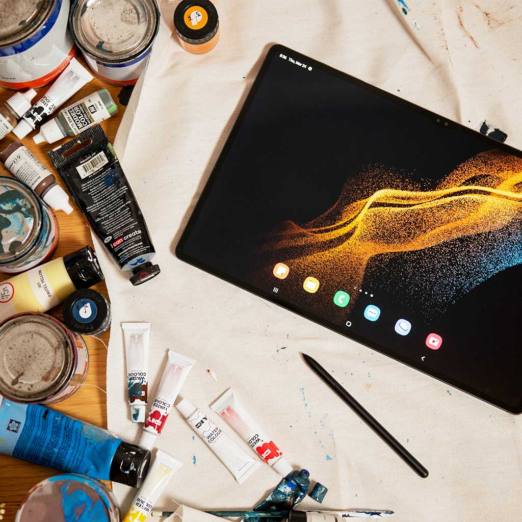 Unleash the artist in you with the S-Pen, included with every Galaxy Tab S8 Series