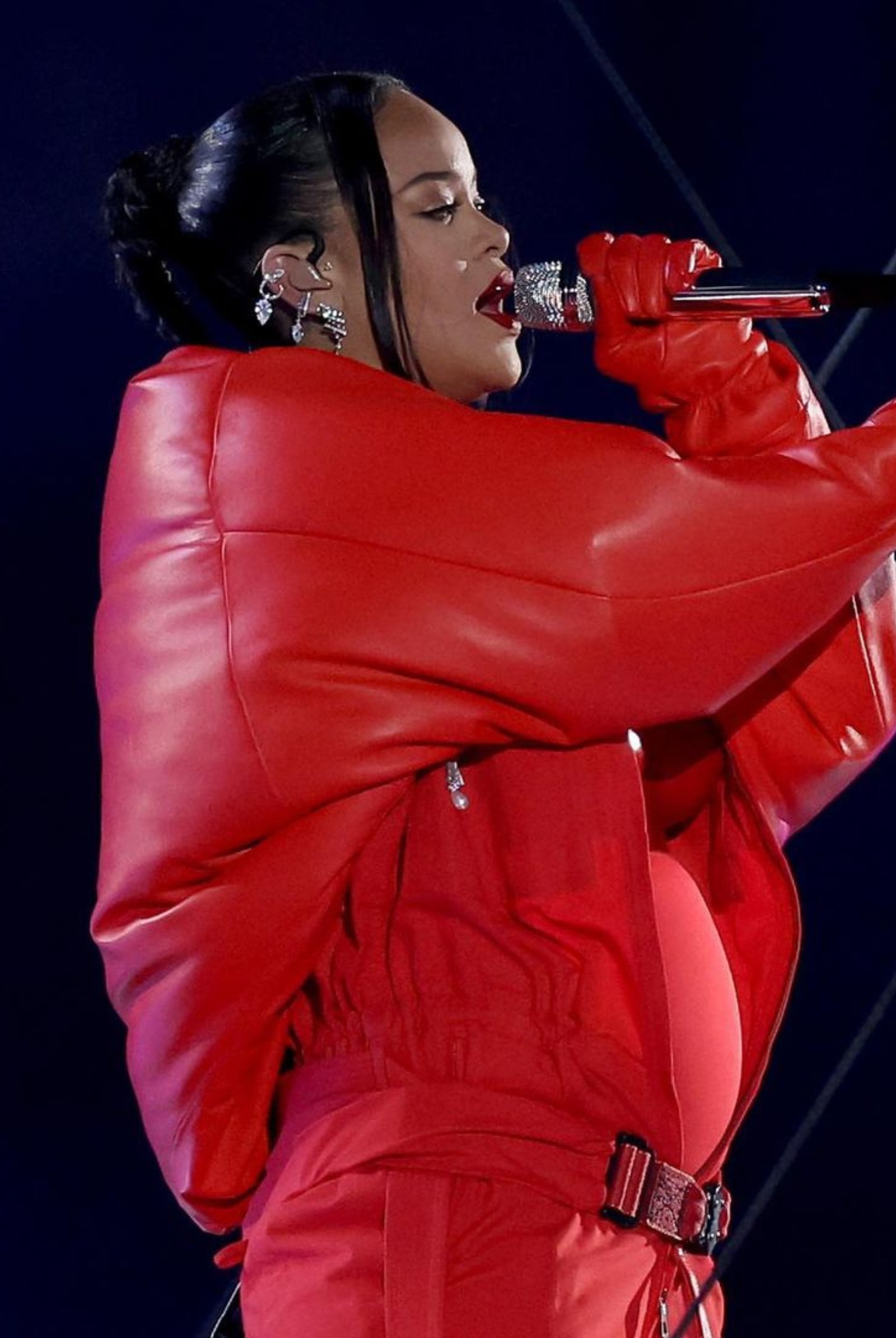 Highlights From Rihanna's Blazing Performance at the Super Bowl
