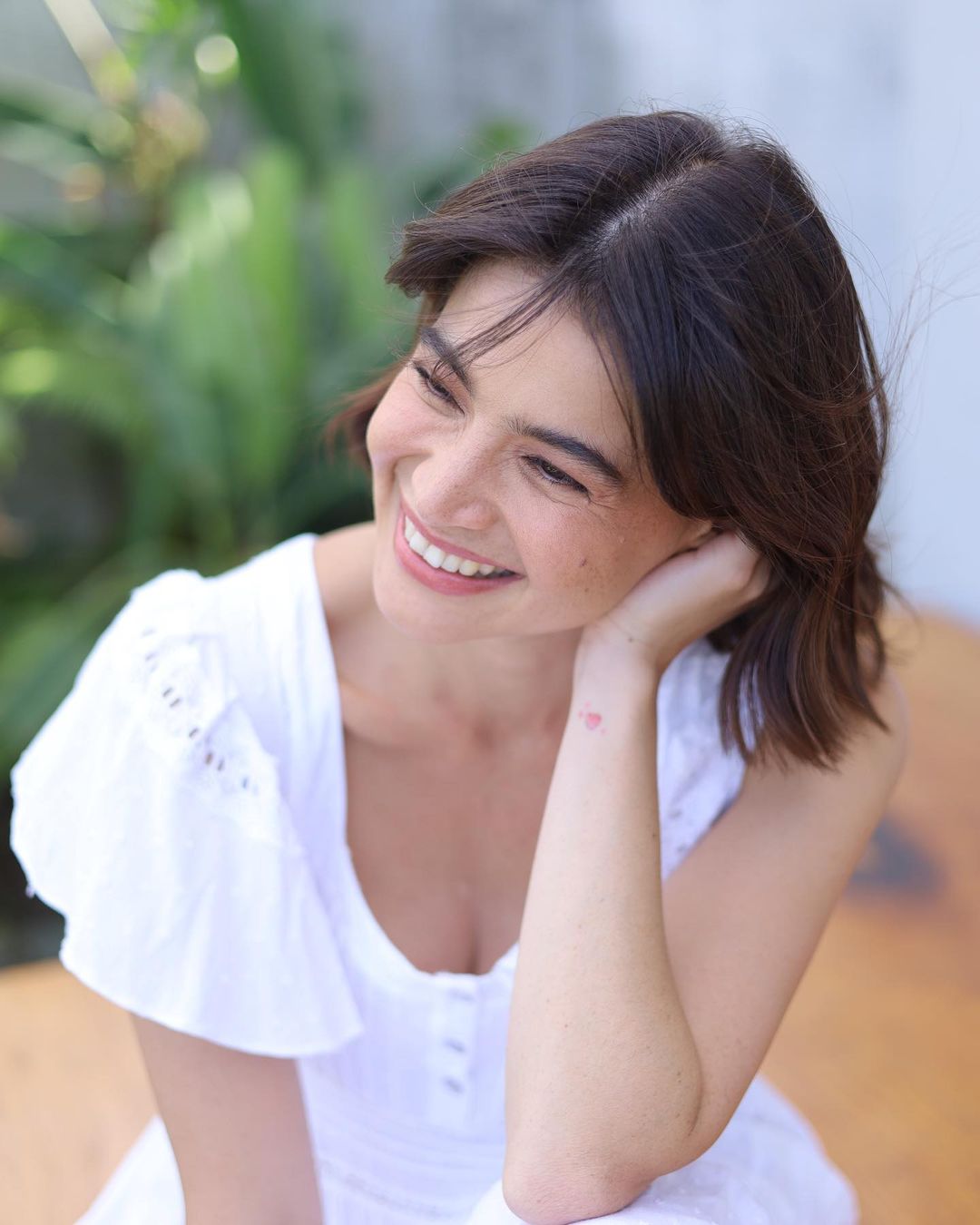 Look: Anne Curtis' All-white Casual Ootd