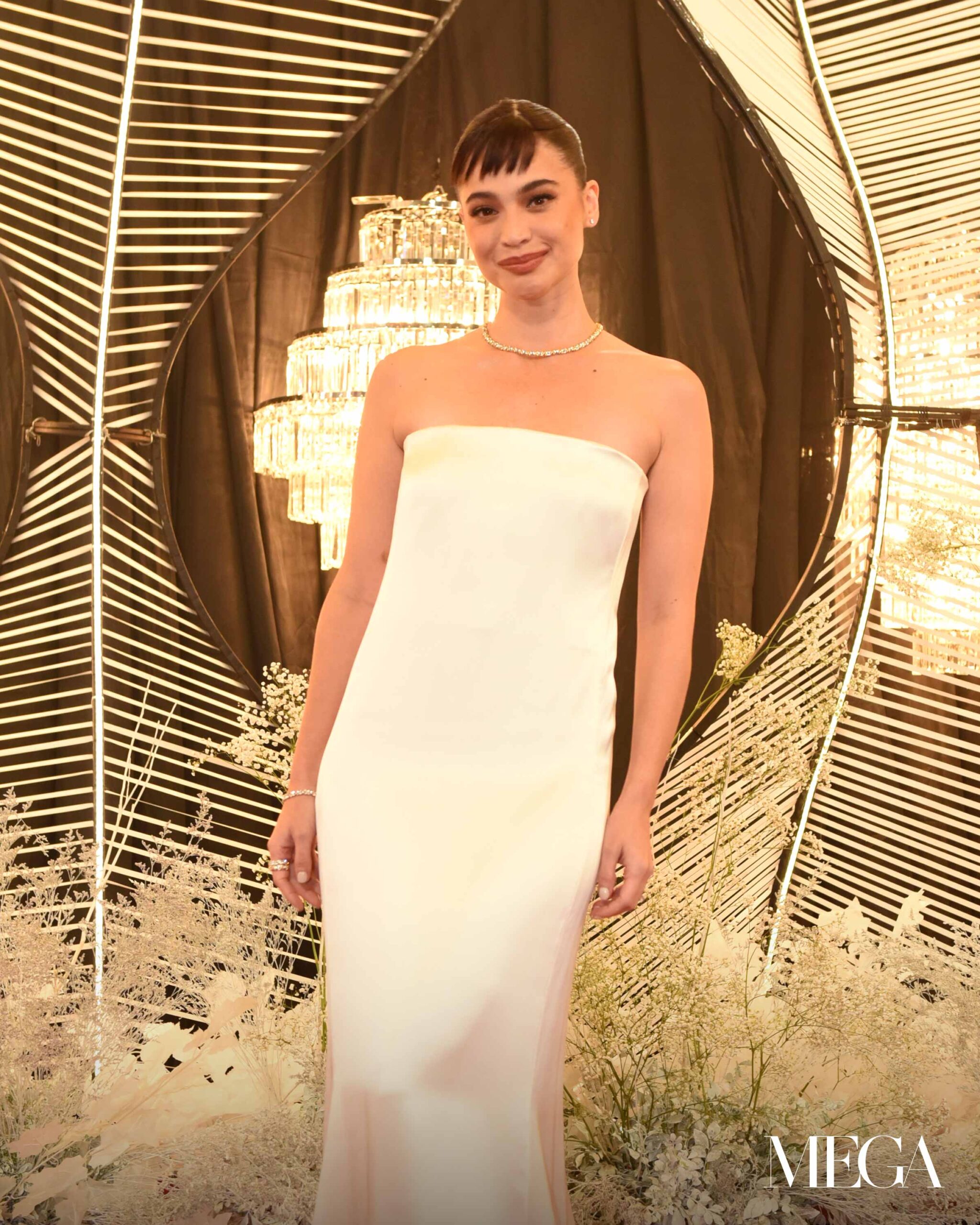 Anne Curtis looks ethereal in her white designer outfit