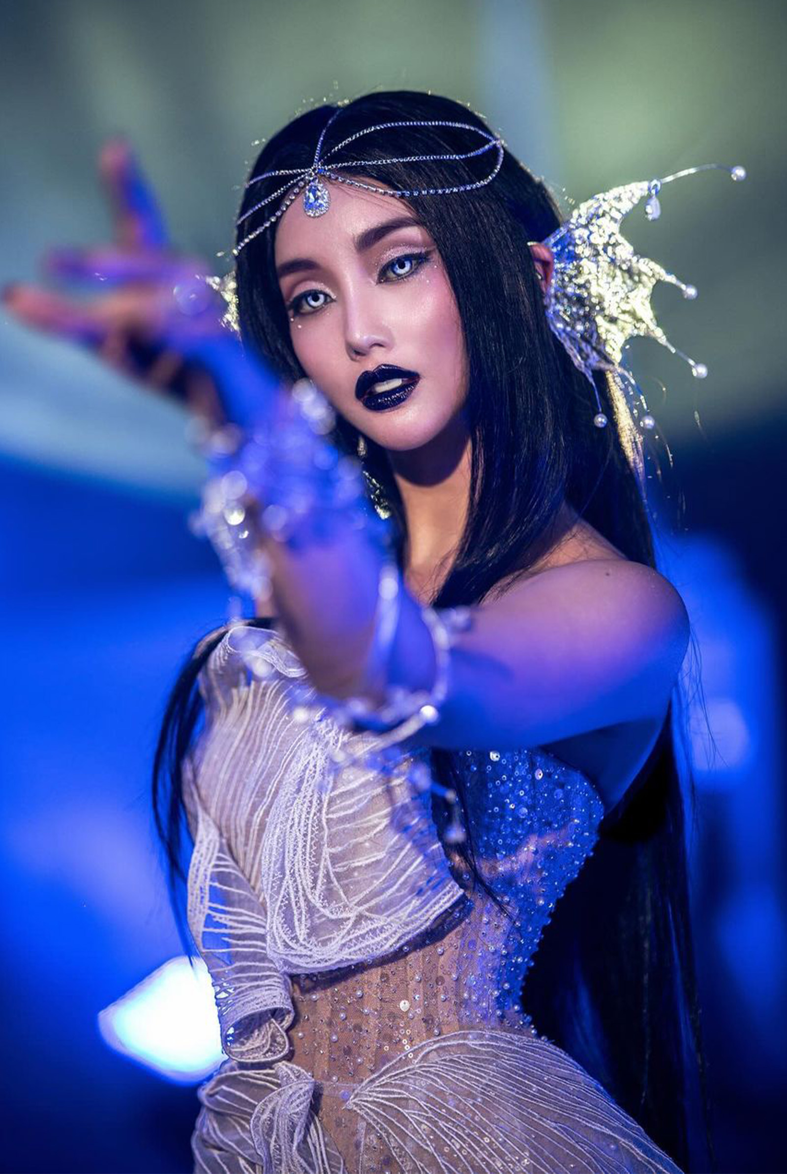 https://mega-onemega.com/wp-content/uploads/2023/10/IN-ARTICLE-PORTRAIT-01-INTRO-SHAKE-RATTLE-AND-BALL-ALODIA.jpg