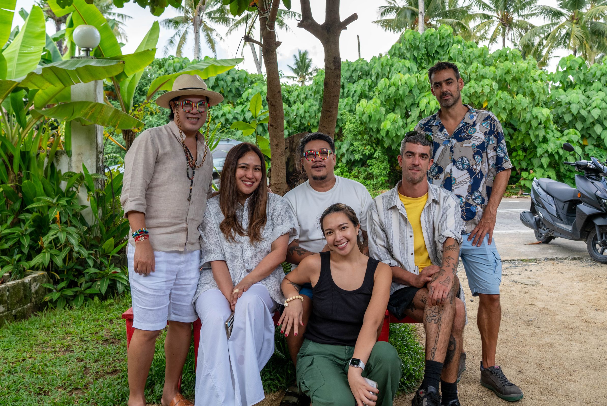 Alelee Andanar with the international artists in Siargao