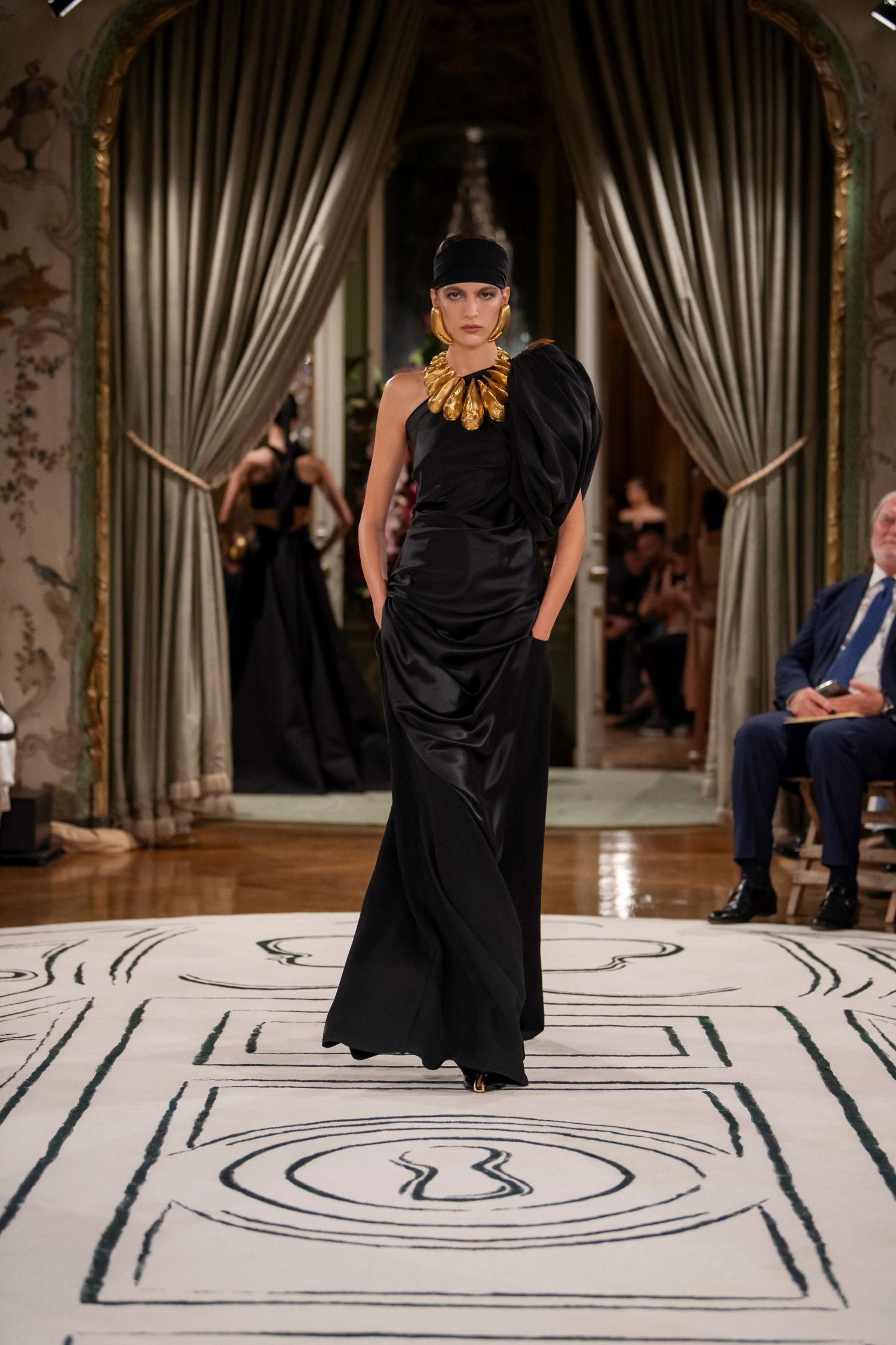 These are the Trends That are Set to Take Over in 2024 SCHIAPARELLI