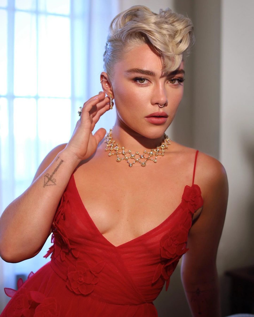 Florence Pugh's hairstyle at the Golden Globes