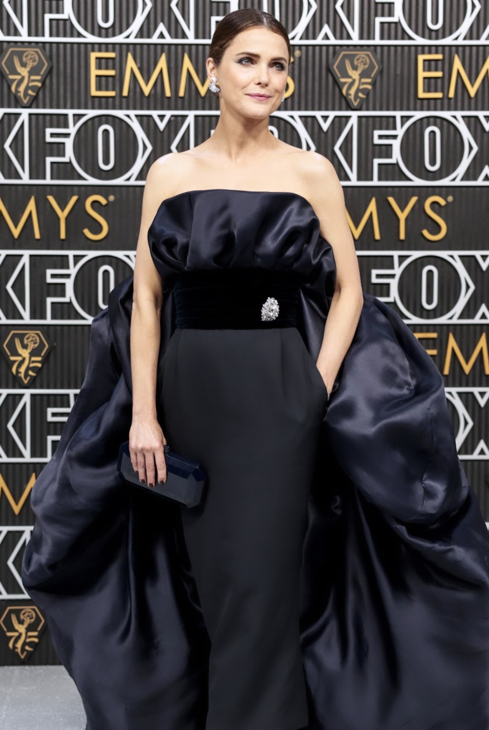 MEGA’s Best Dressed For the Primetime Emmy Awards 2024 KERI RUSSELL IN ALEXANDRE VAUTHIER COUTURE