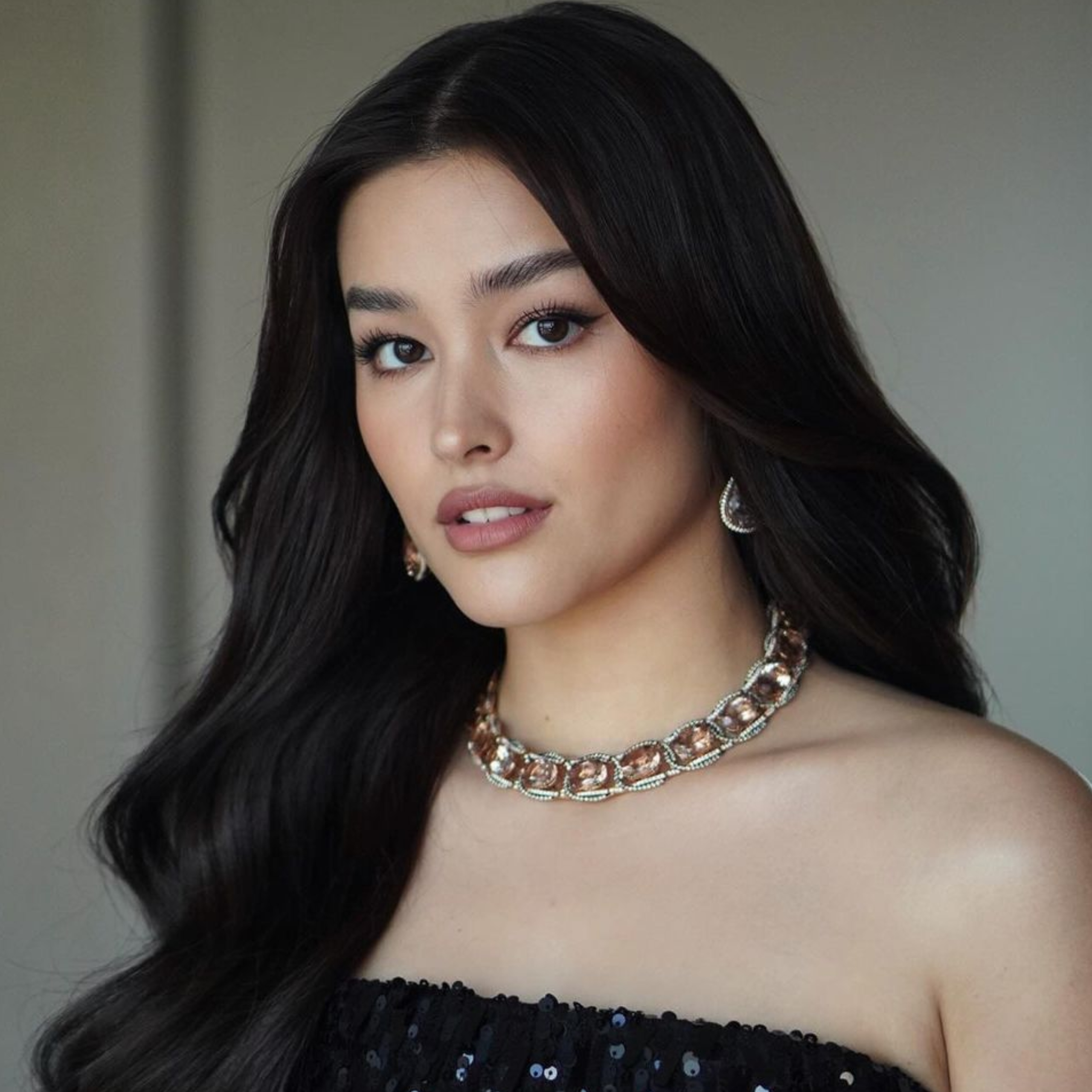 How to Recreate Liza Soberano's 2024 SAG Awards Look Using Filipino Beauty Brands