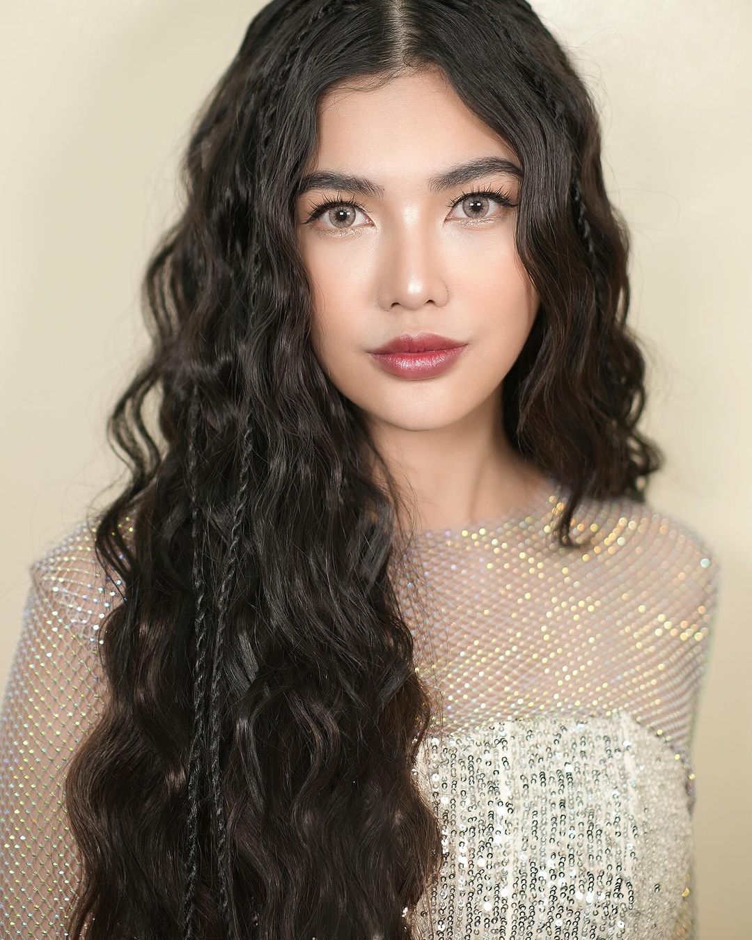 Jane De Leon in braids and stained lips
