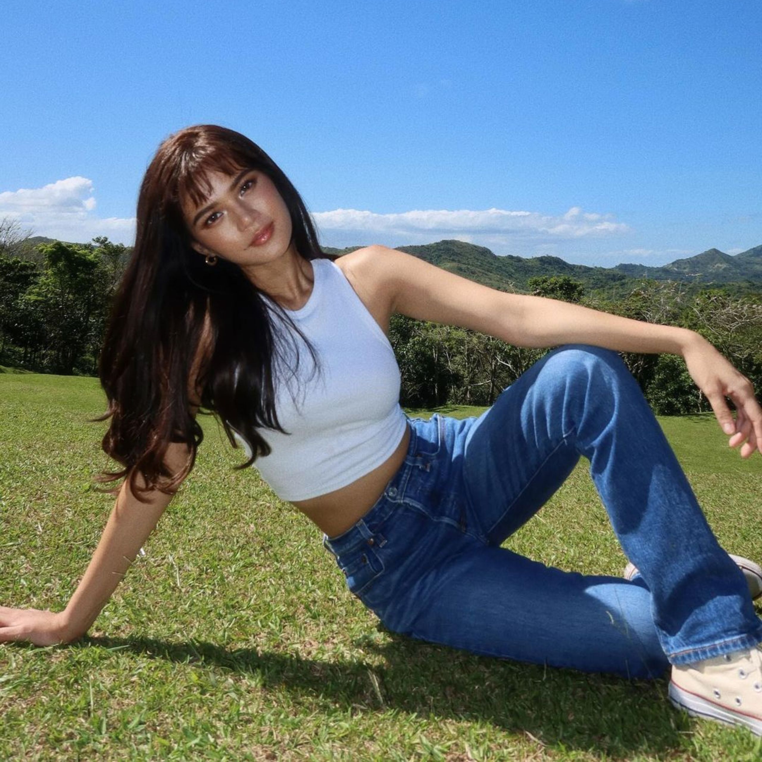 How to Style Straight-Leg Jeans for the Summer Like Belle Mariano, Maris Racal, and Kaila Estrada
