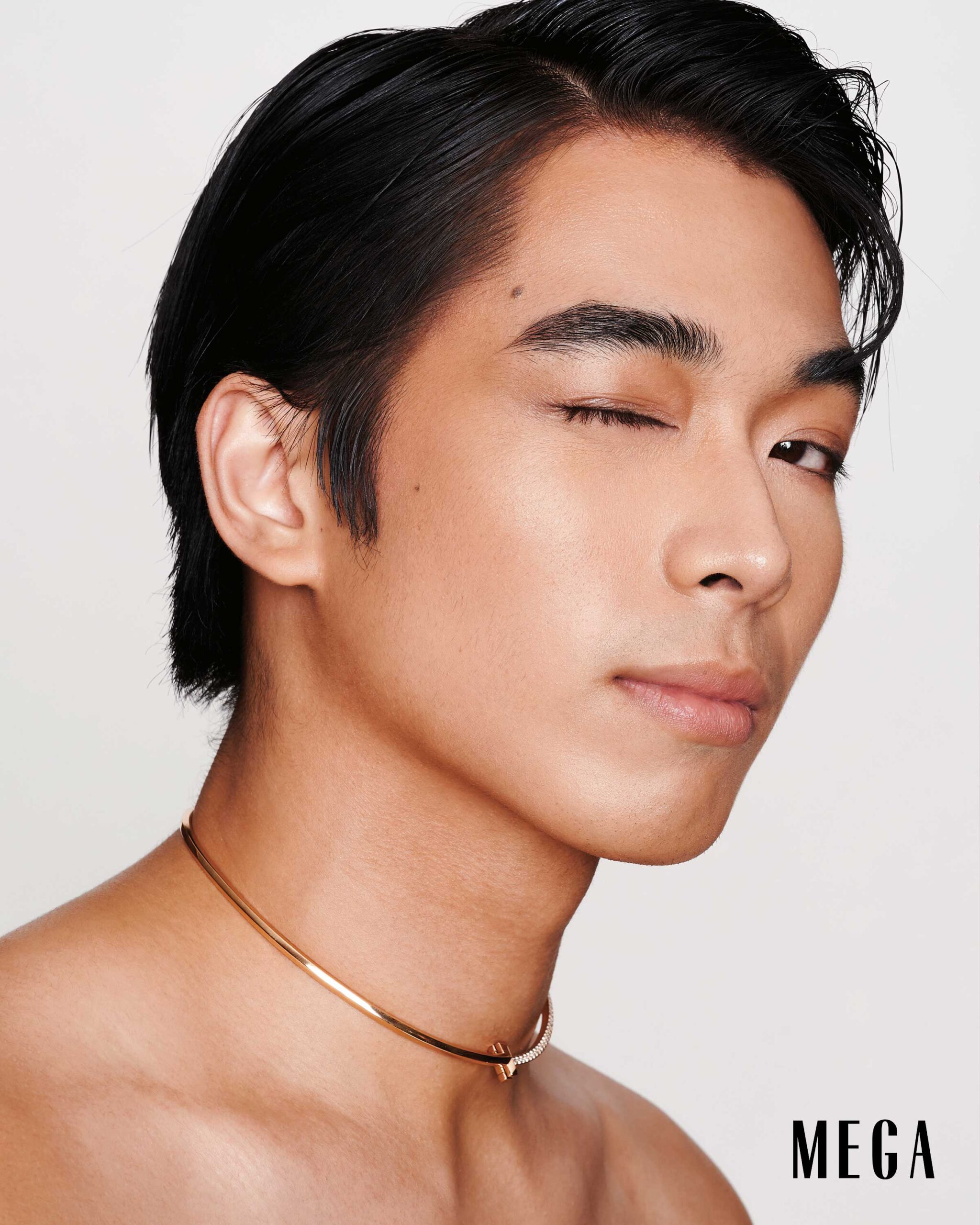 Gelo Rivera is wearing a TIFFANY & CO. necklace