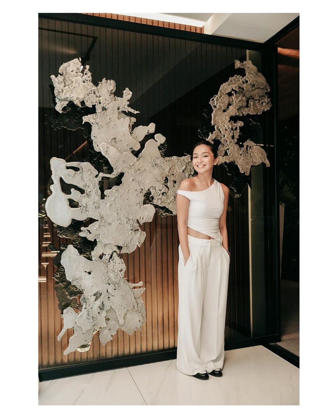 Kathryn Bernardo winning moments best actress white outfits fashion style