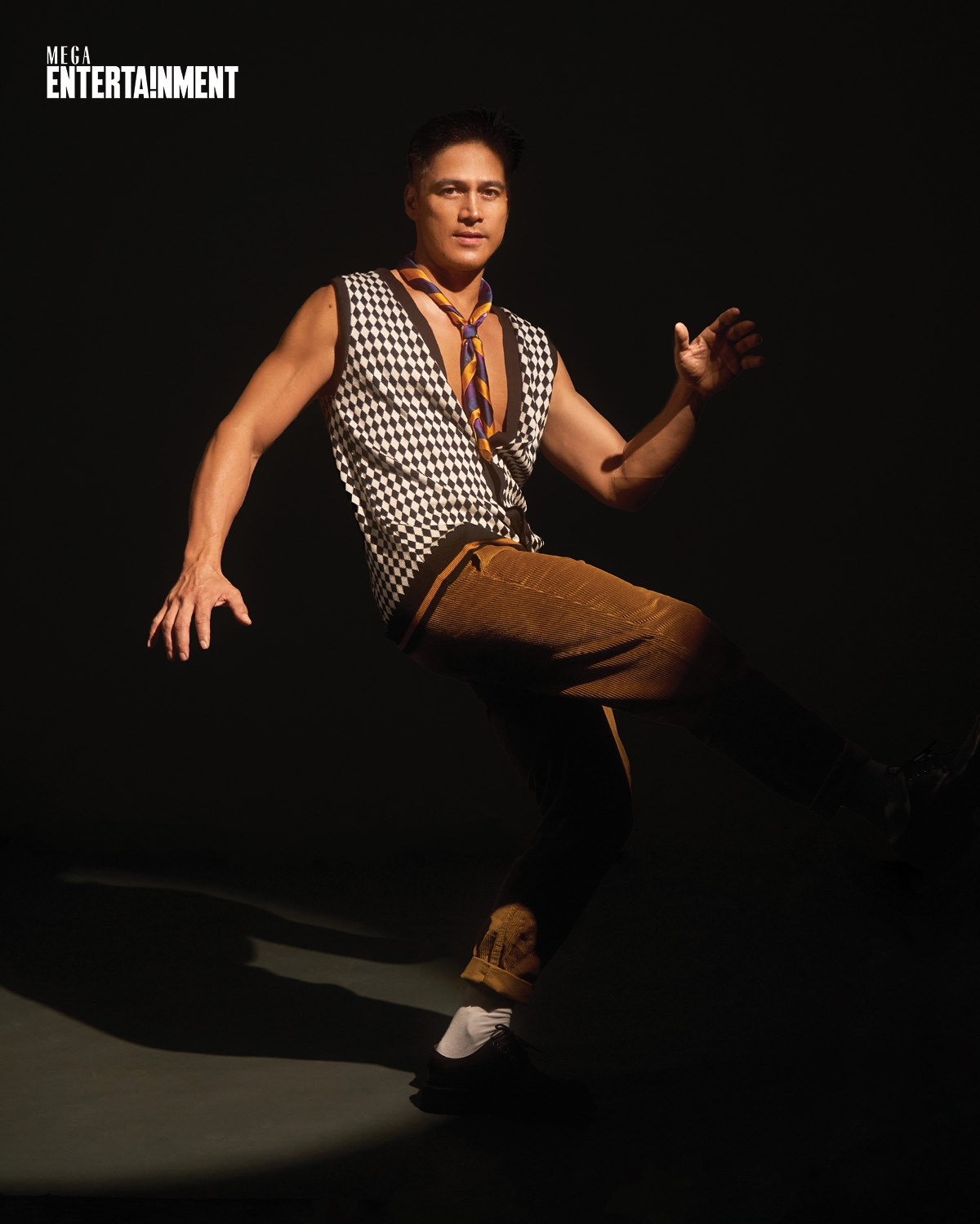 EXCLUSIVE: Piolo Pascual MEGA Entertainment Pamilya Sagrado actor characters teleserye