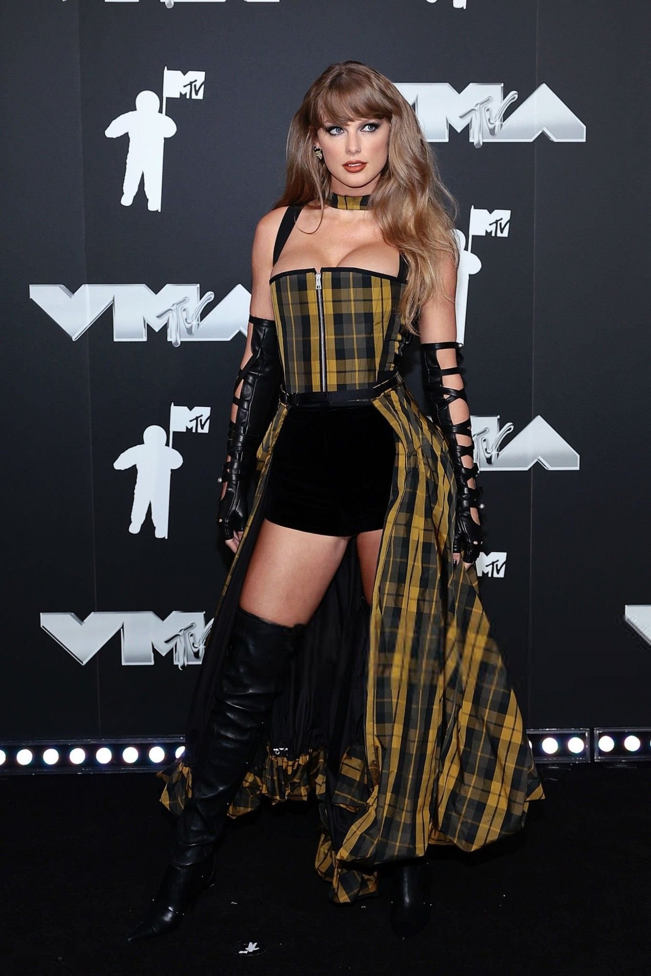 MEGA’s Best Dressed List at the VMA Awards 2024 Taylor Swift