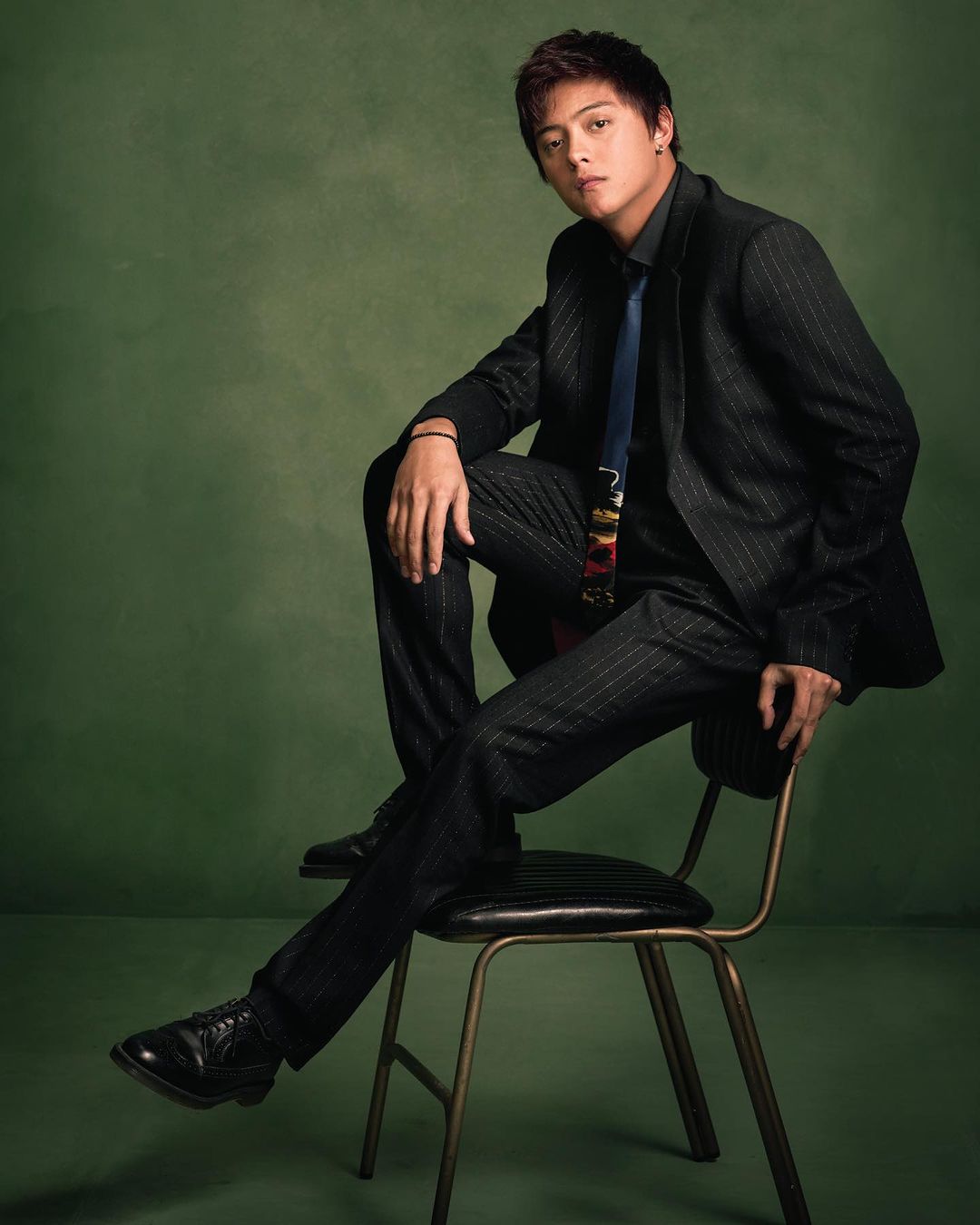 Daniel Padilla as the not-so-bright actor Joey Tribbiani