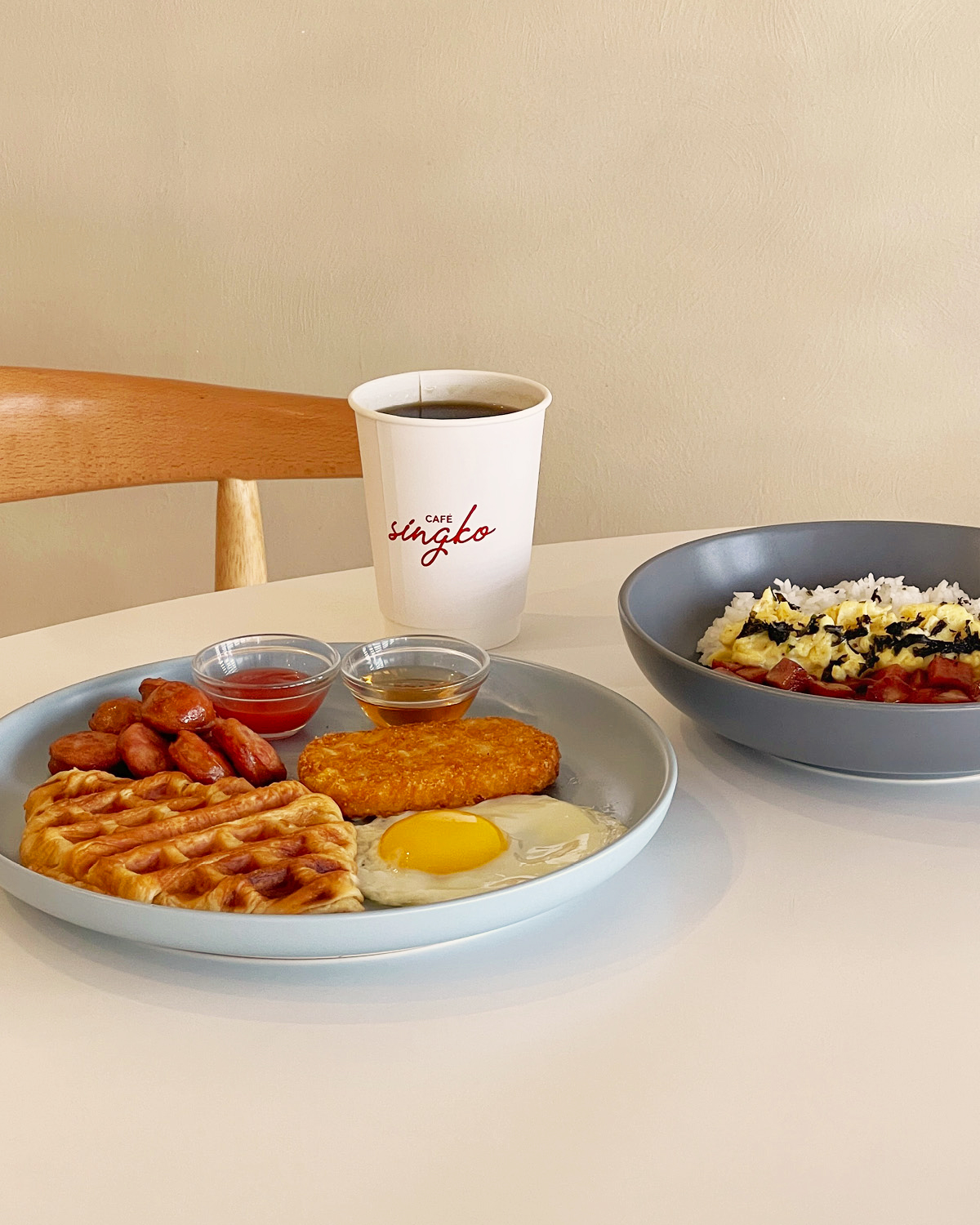 Cafe Singko's breakfast menu makes the perfect brunch food to catch up with your friends Cafe Singko breakfast lunch cafe coffee shop drinks food friends family partner alone