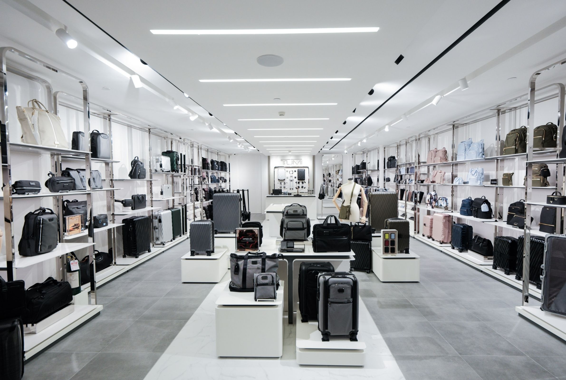 TUMI's Manifest Concept Design Store in Greenbelt 5