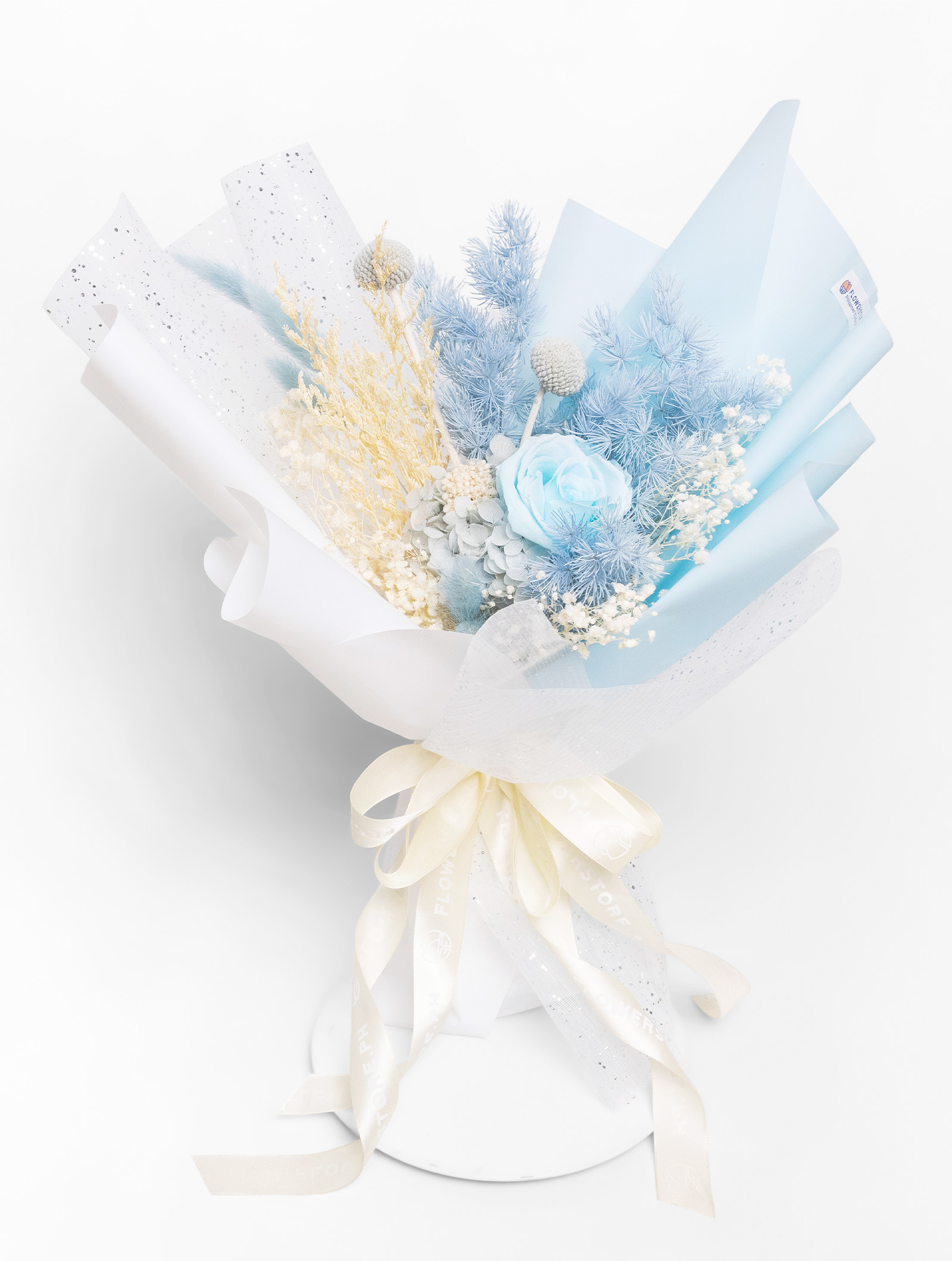 Dried baby blue flowers are guaranteed to bring sophistication and peace 