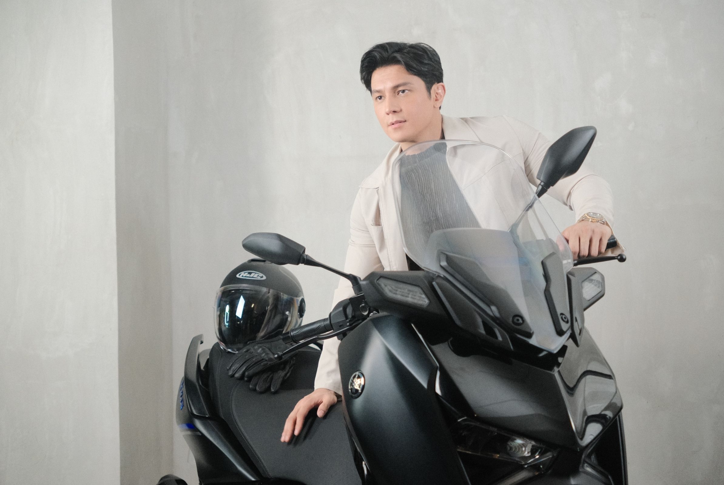 The Yamaha XMAX Bike with Filipino personality Joseph Marco atop it