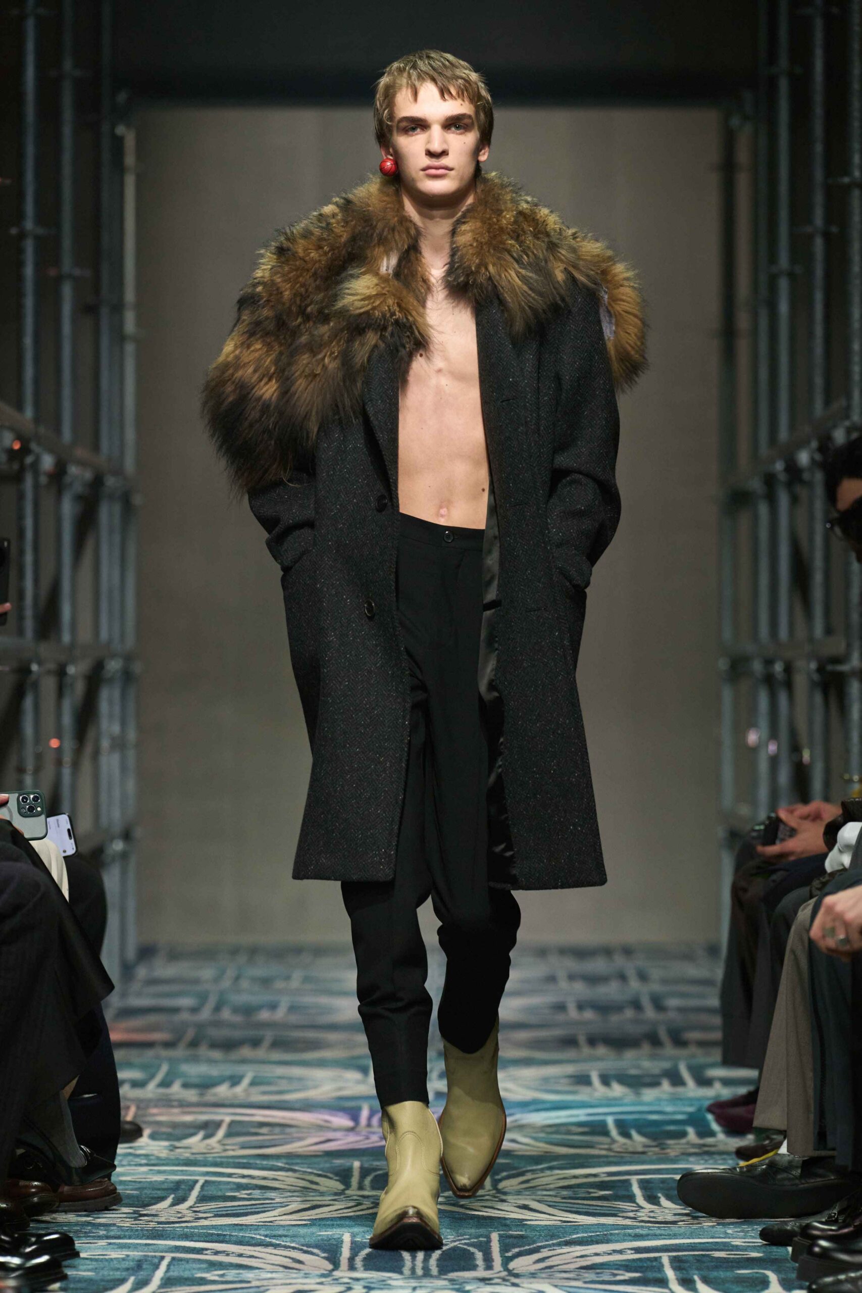 FW25 Menswear: Prada Offers More Emotion Than Explanation